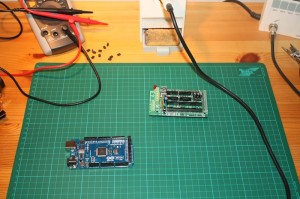 Links das Arduino Mega, rechts das RAMPS ohne Pololu